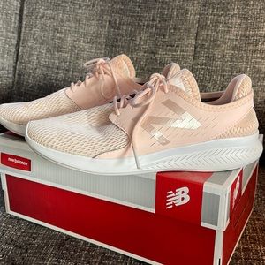 New Balance Fuel Core in Peach/Pink, Size 7